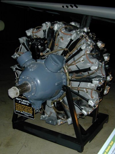 Pratt_&_Whitney_R-2800_Engine_1.jpg