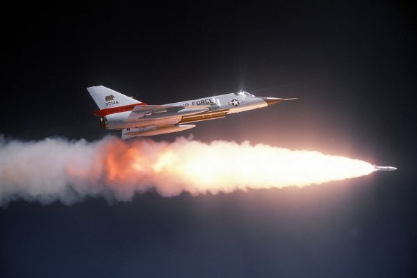 F-106 Delta Dart firing the Genie.jpg