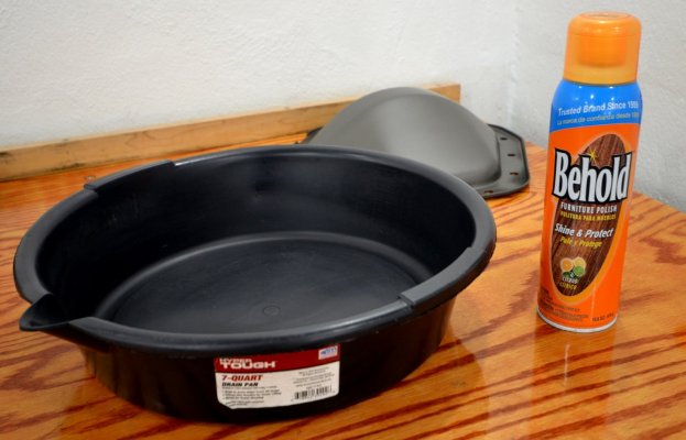 plastic catch pan + Behold = contamination-free inspection vessel (sml).jpg