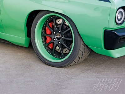 sucp_0905_03_z+lime_green_1970_chevy_chevelle+wheels.jpg