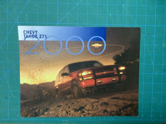 2000 z71 Tahoe Brochure Cover.jpg