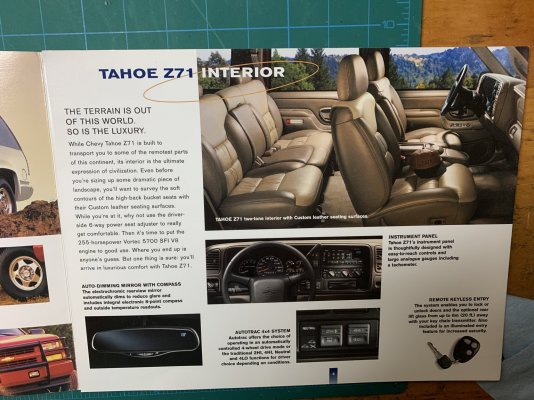 2000 z71 Tahoe Brochure Interior.jpg